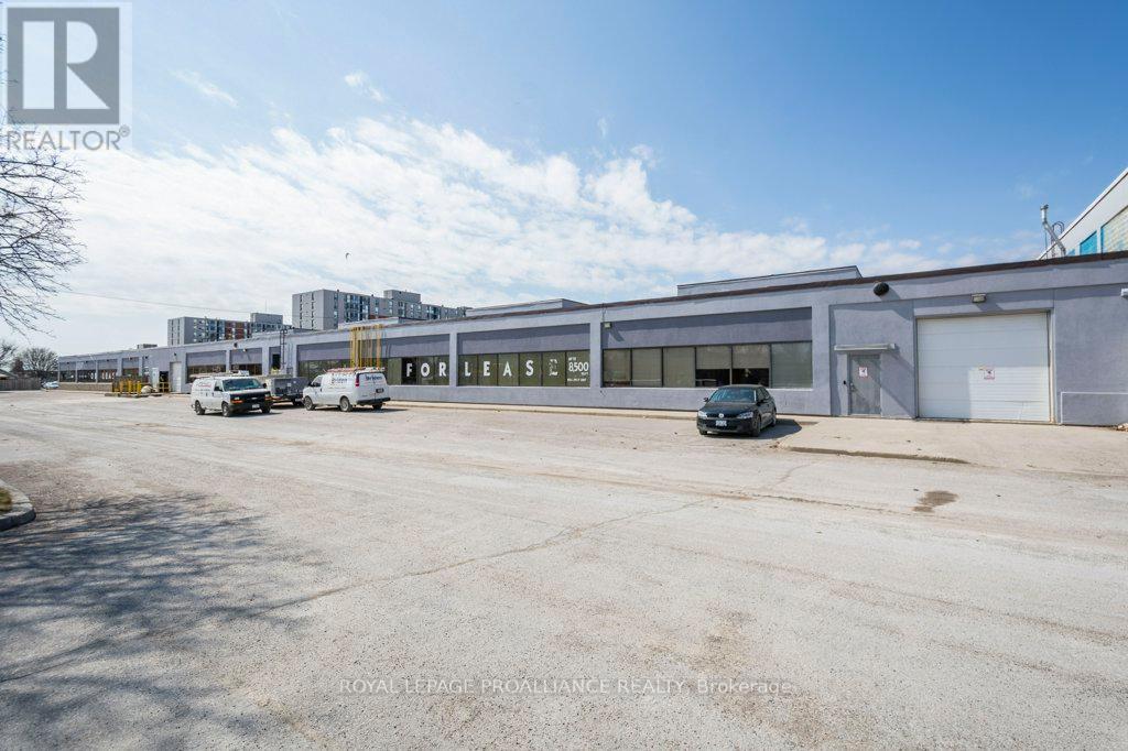 14 - 161 Bridge Street W Property Photo 1