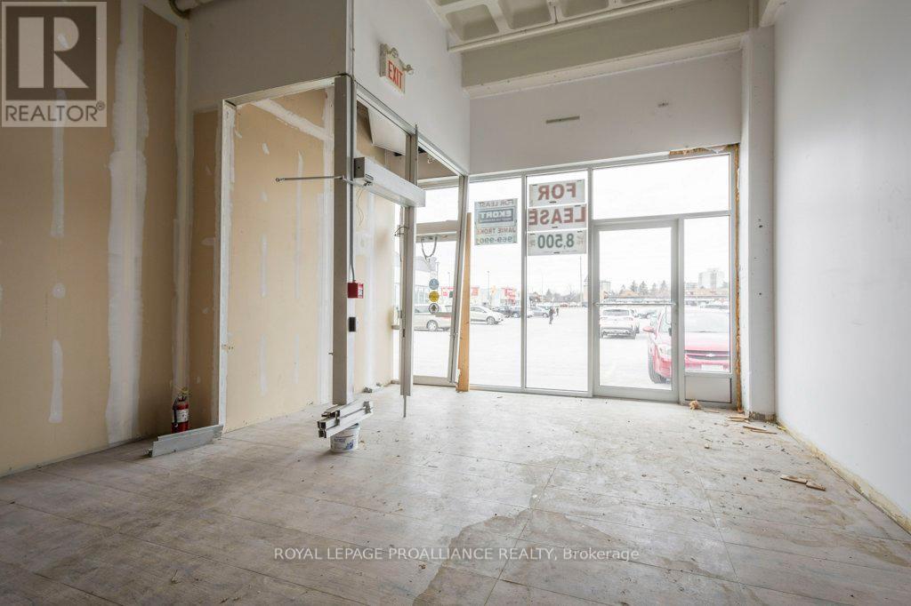 14 - 161 Bridge Street W Property Photo 3