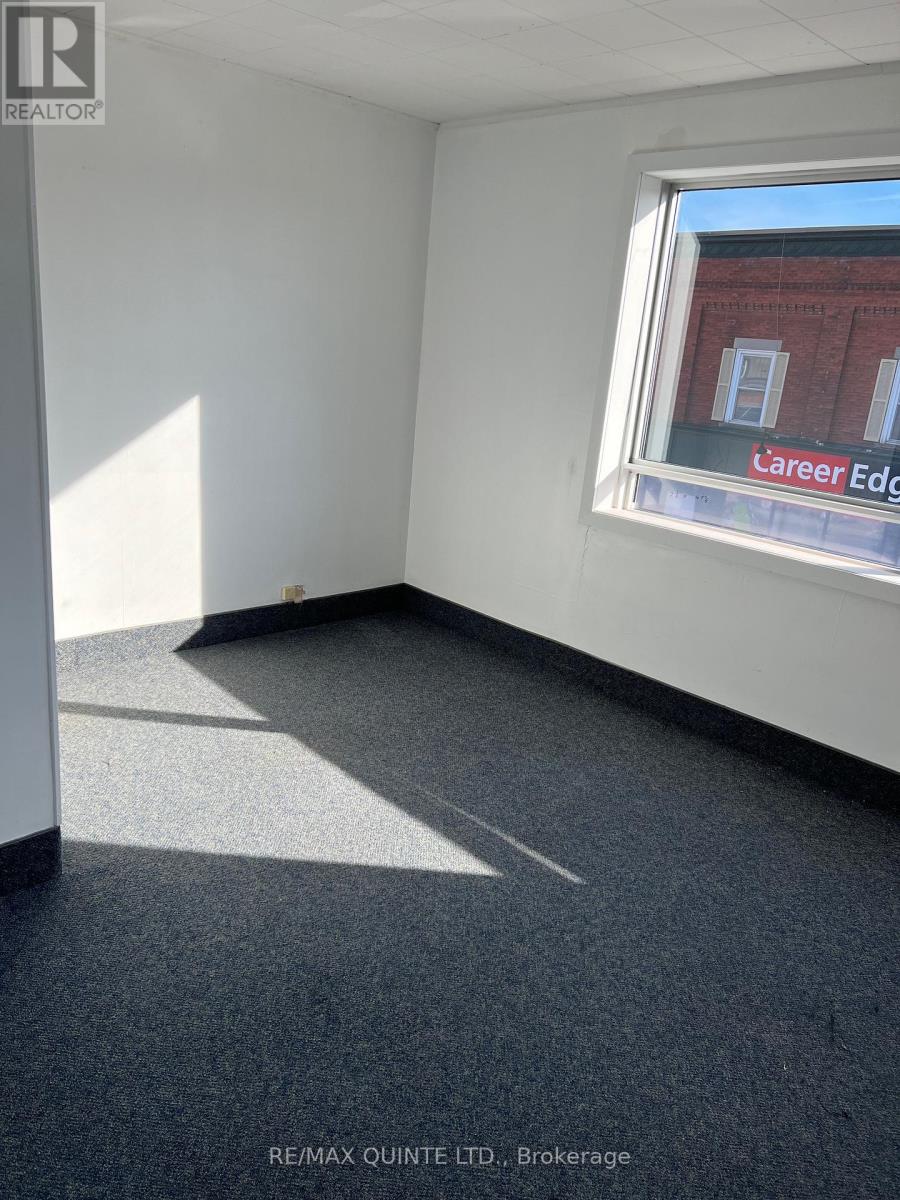 1 - 74 Dundas Street W Property Photo 7