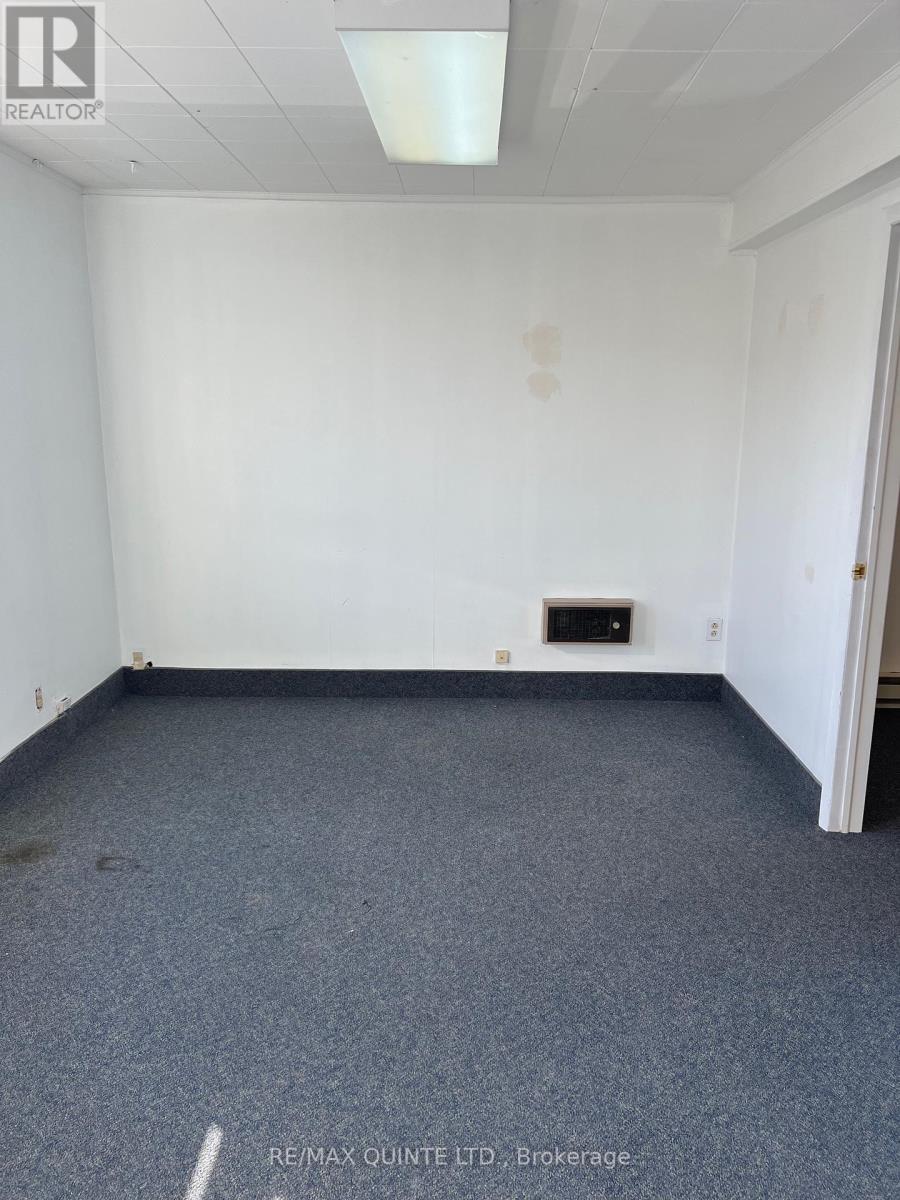 1 - 74 Dundas Street W Property Photo 9