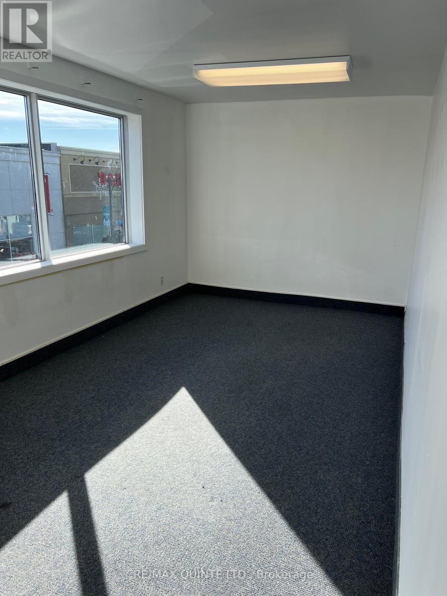 1 - 74 Dundas Street W Property Photo 10