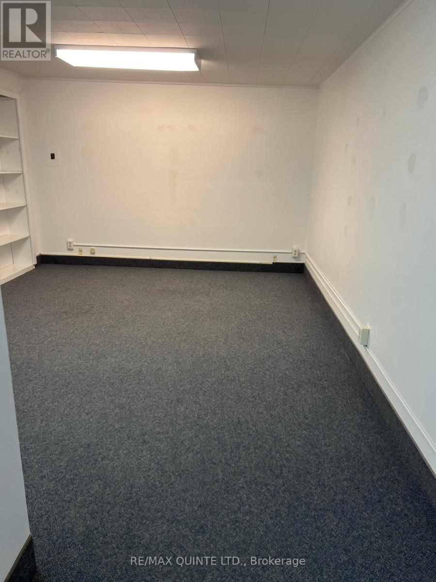 1 - 74 Dundas Street W Property Photo 14