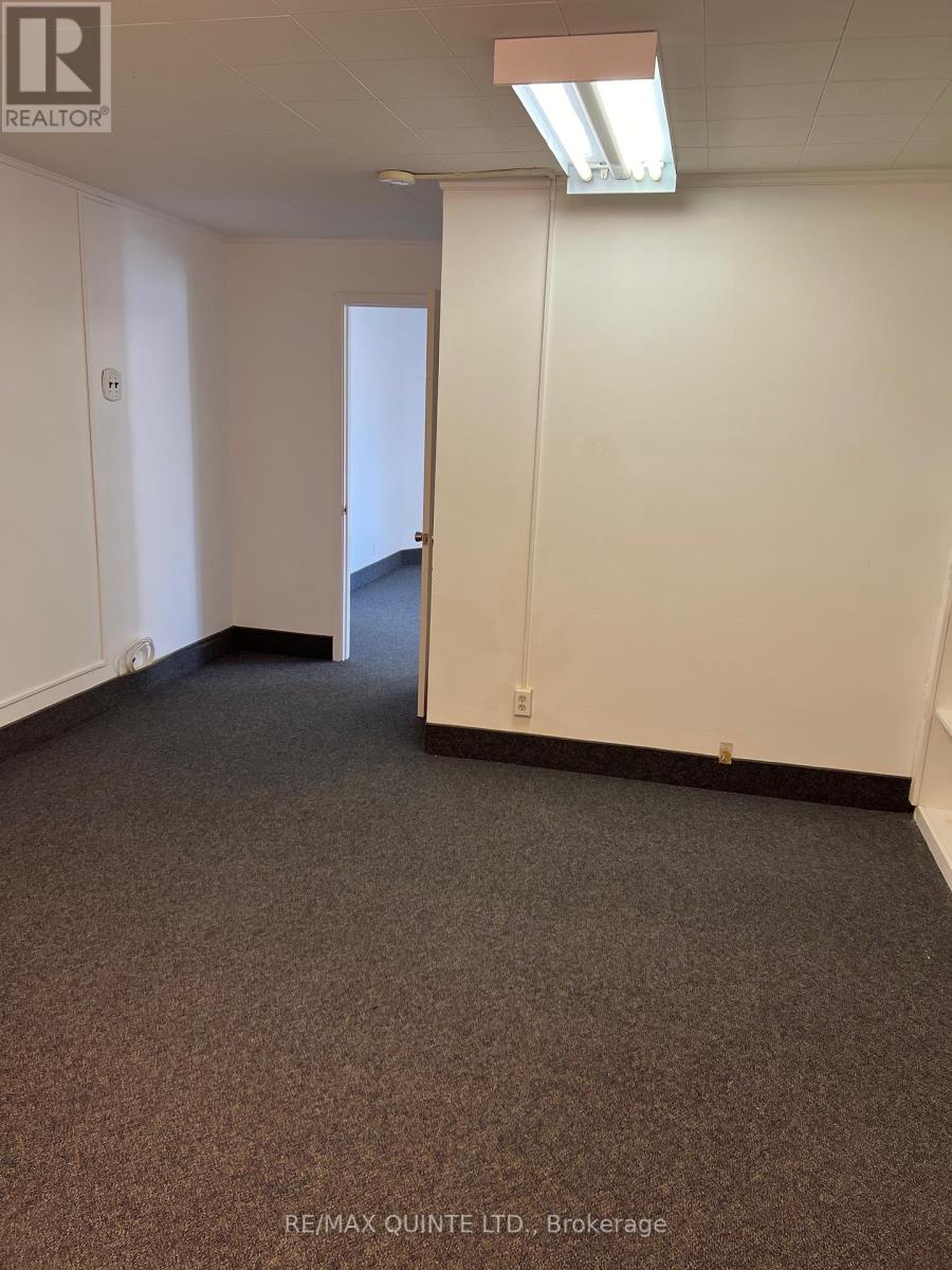 1 - 74 Dundas Street W Property Photo 15