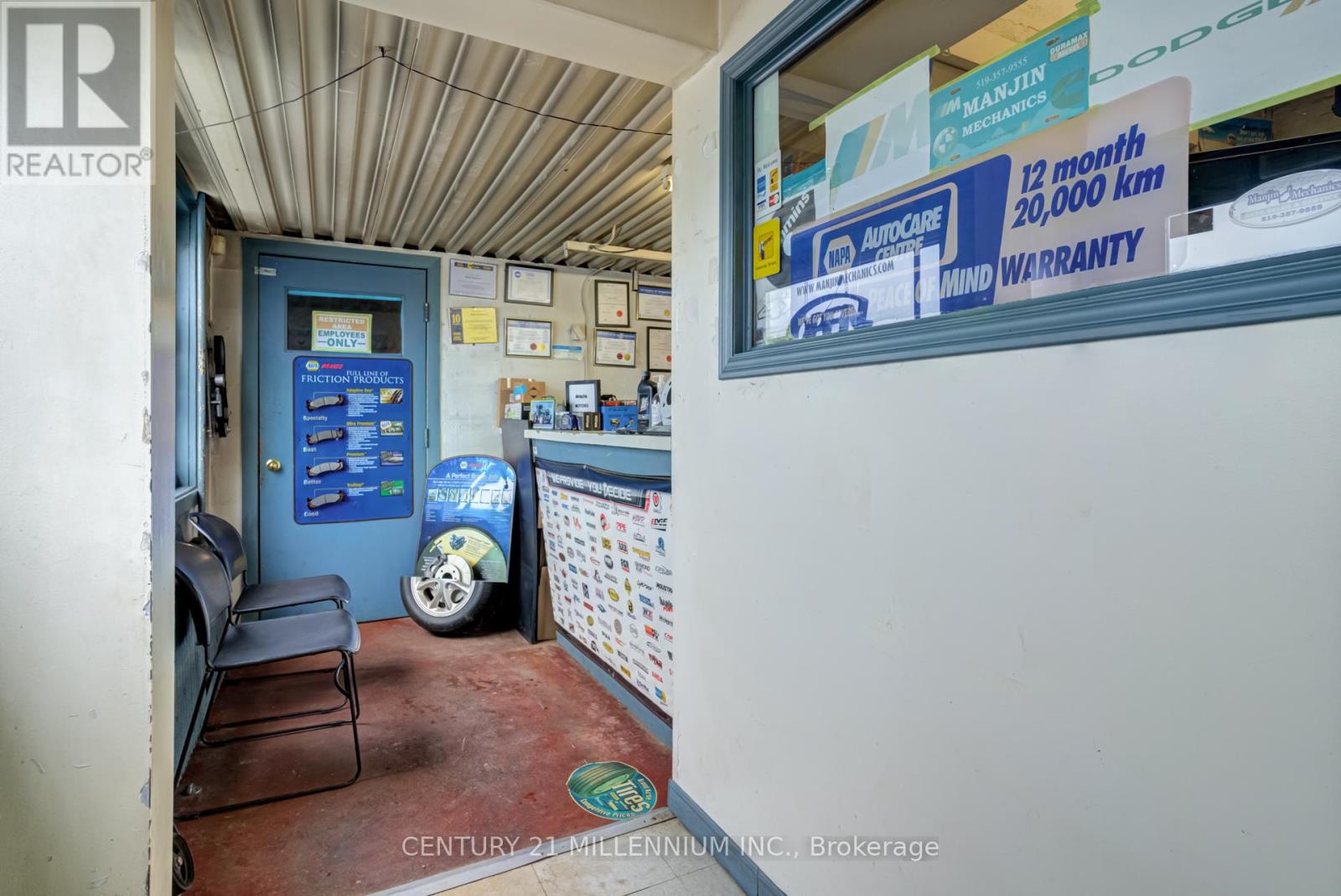 41401 Amberley Road Property Photo 4