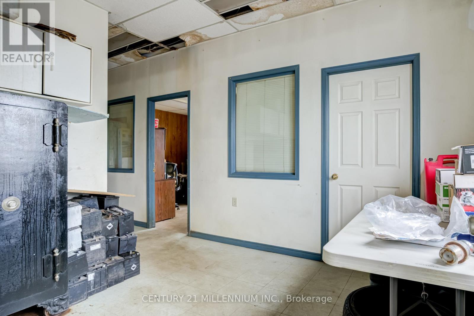 41401 Amberley Road Property Photo 6