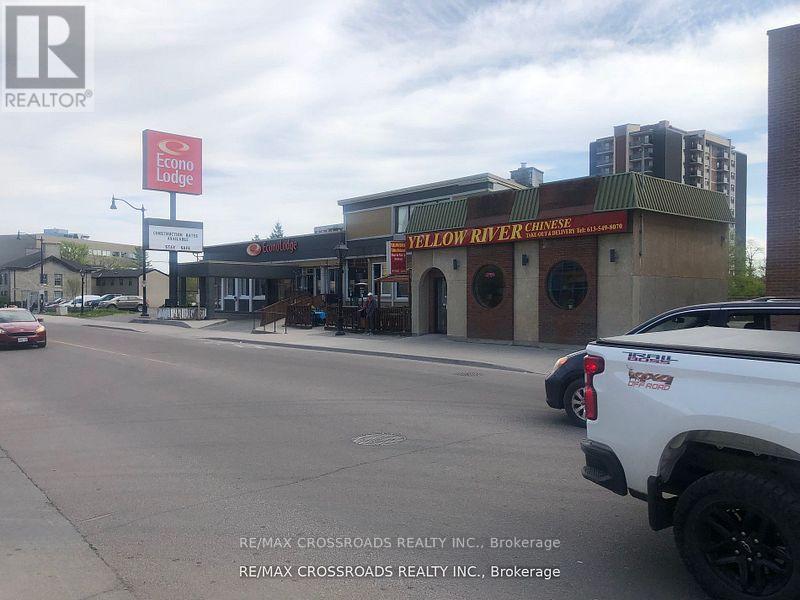 842 Princess Street Property Photo 2