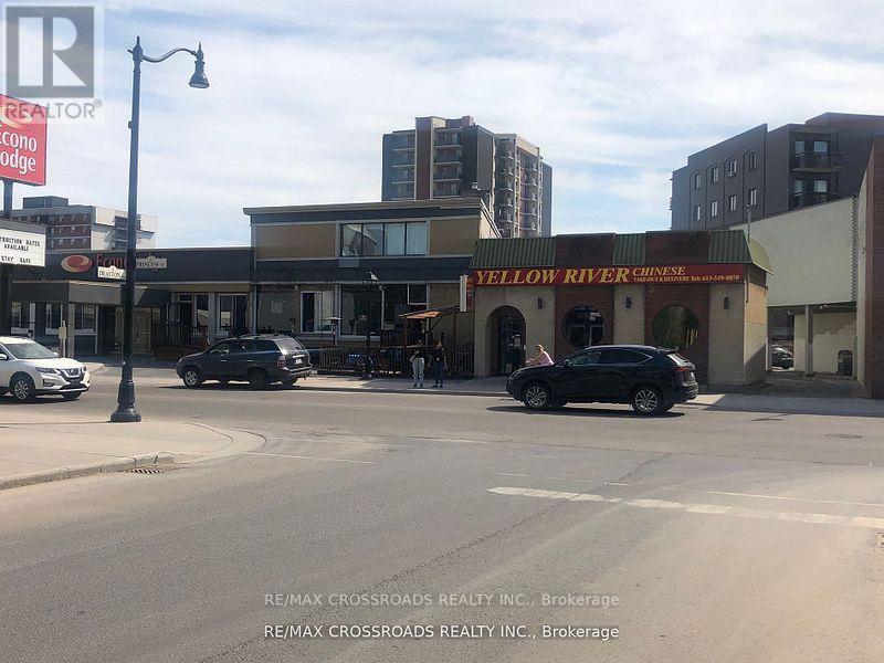 842 Princess Street Property Photo 3