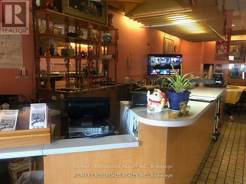 842 Princess Street Property Photo 4