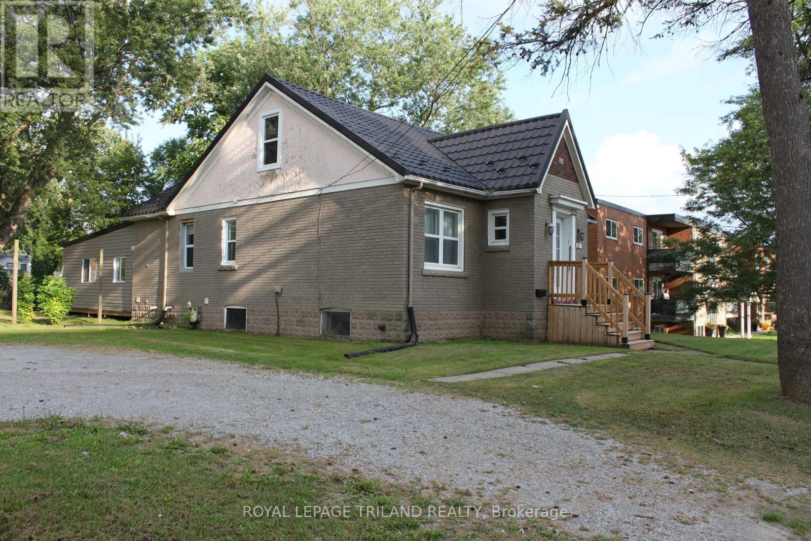 6566 Drummond Road Property Photo 1