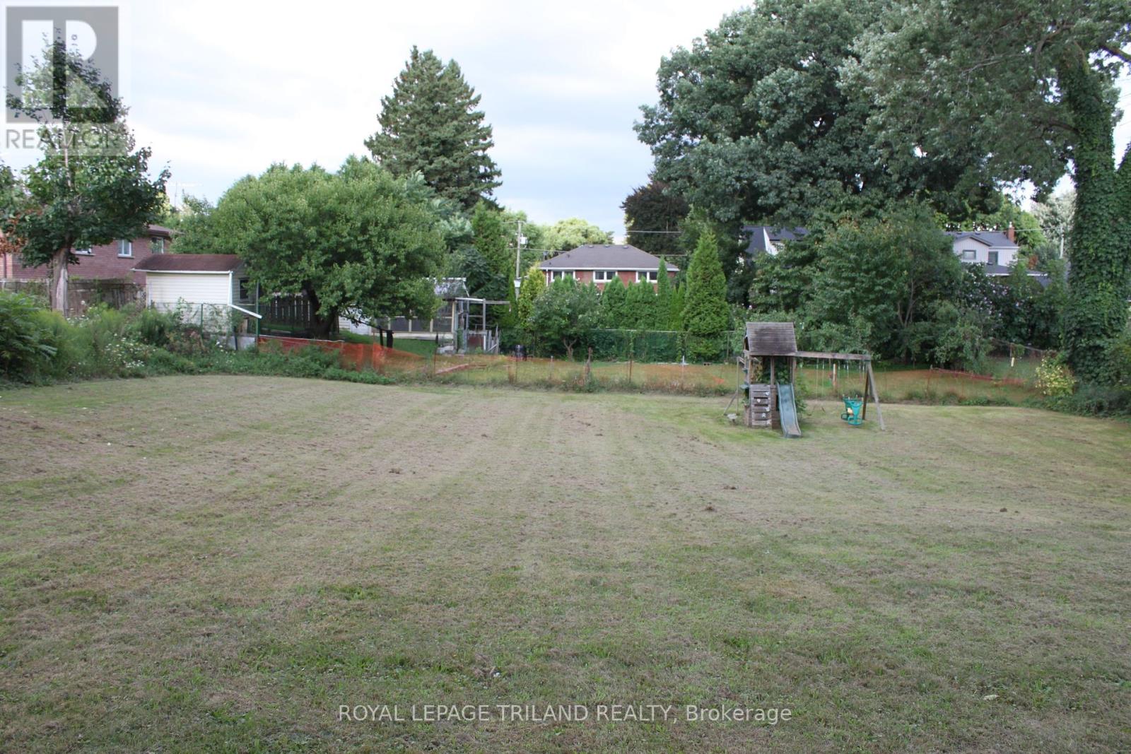 6566 Drummond Road Property Photo 9