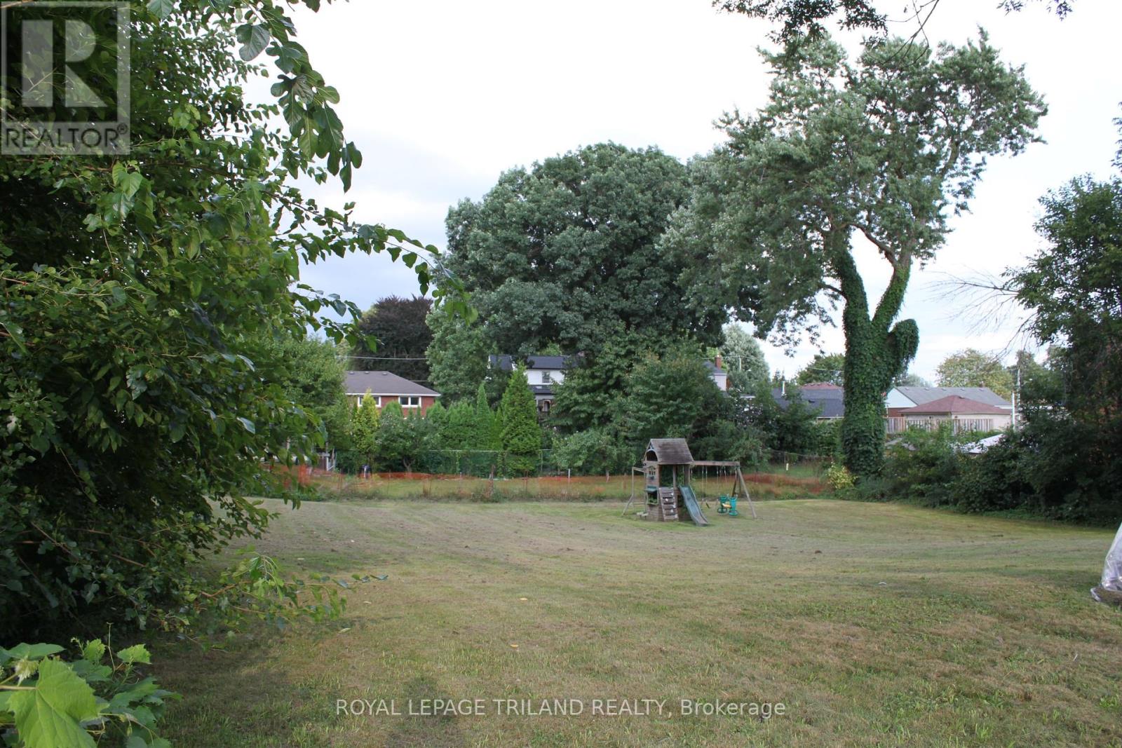6566 Drummond Road Property Photo 12