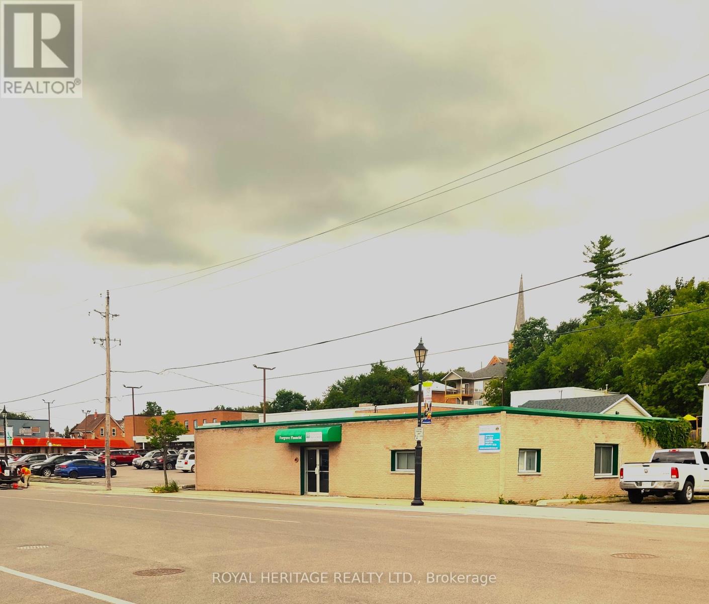 49 Doxsee Avenue S Property Photo 1
