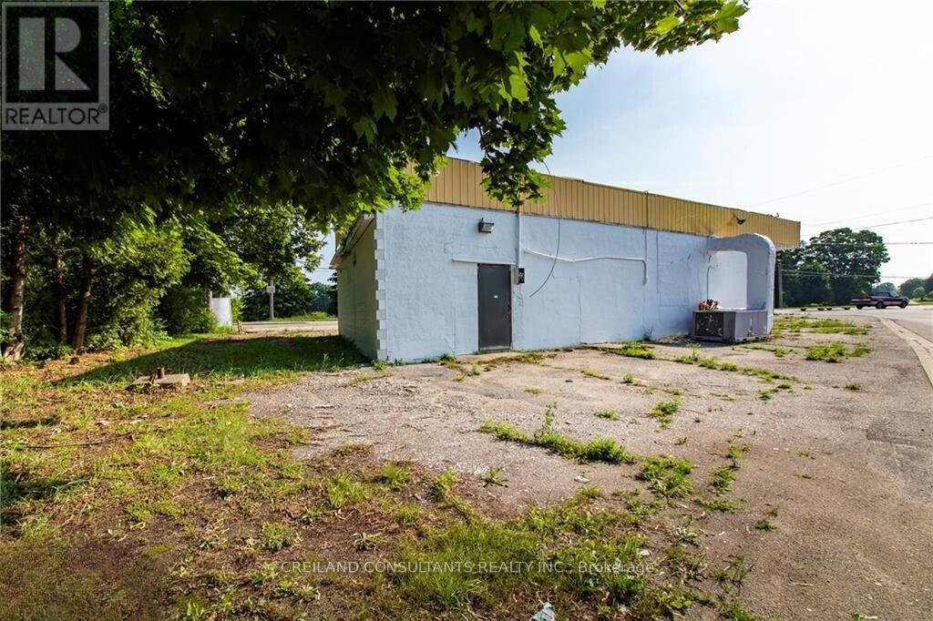 124636 Simcoe Street S Property Photo 6