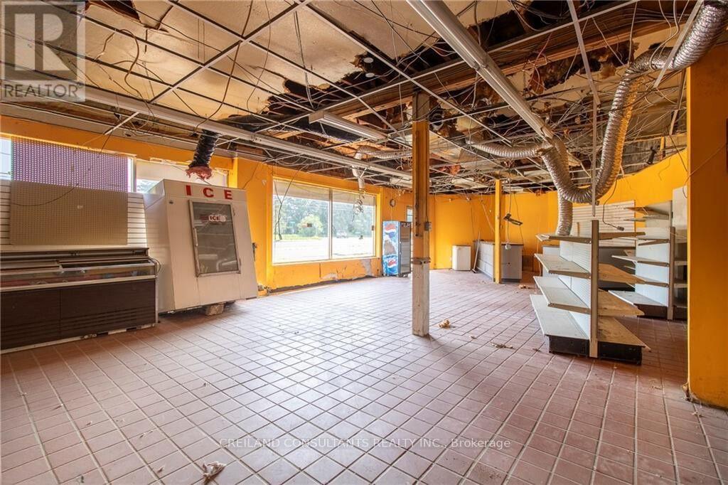 124636 Simcoe Street S Property Photo 11