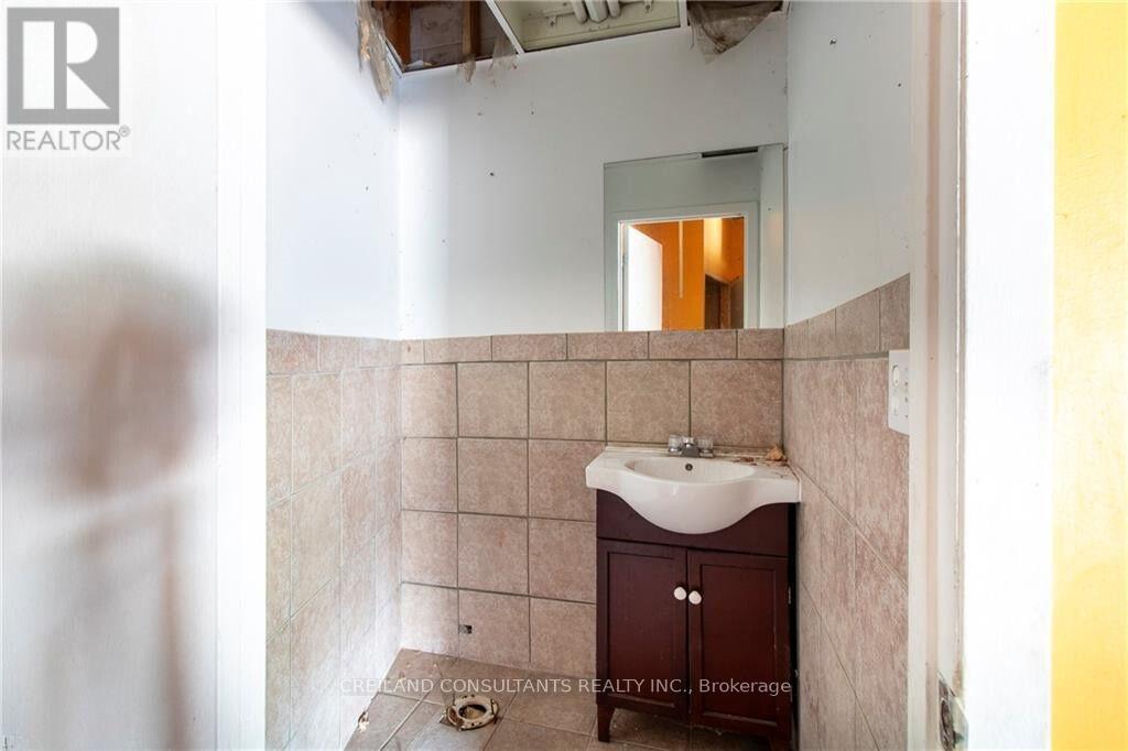 124636 Simcoe Street S Property Photo 17