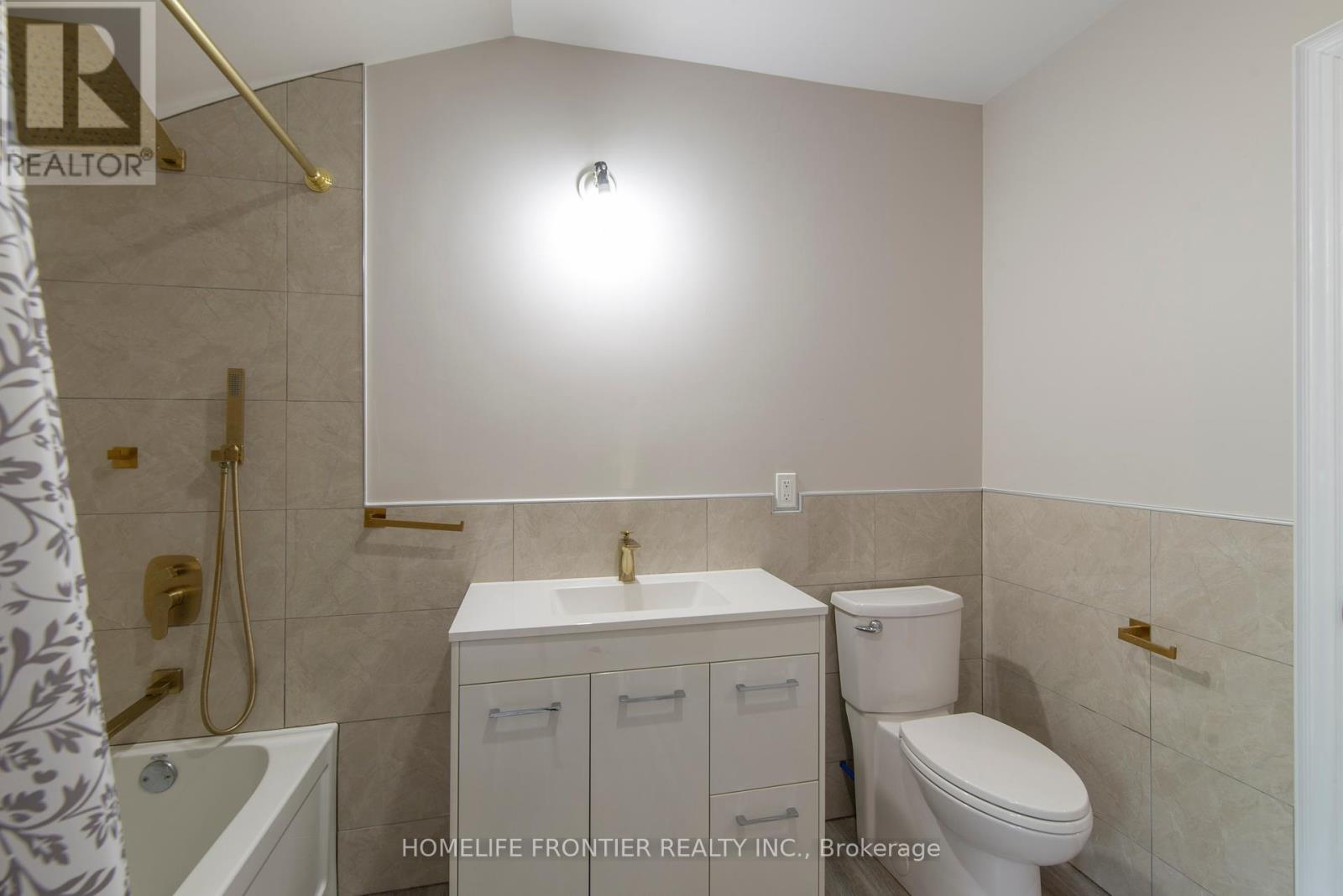 98 Main Street Property Photo 14