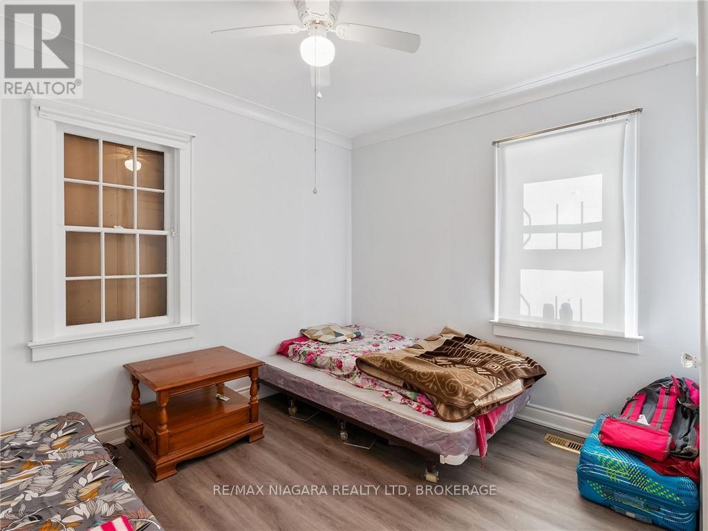 327 Darling Street Property Photo 10