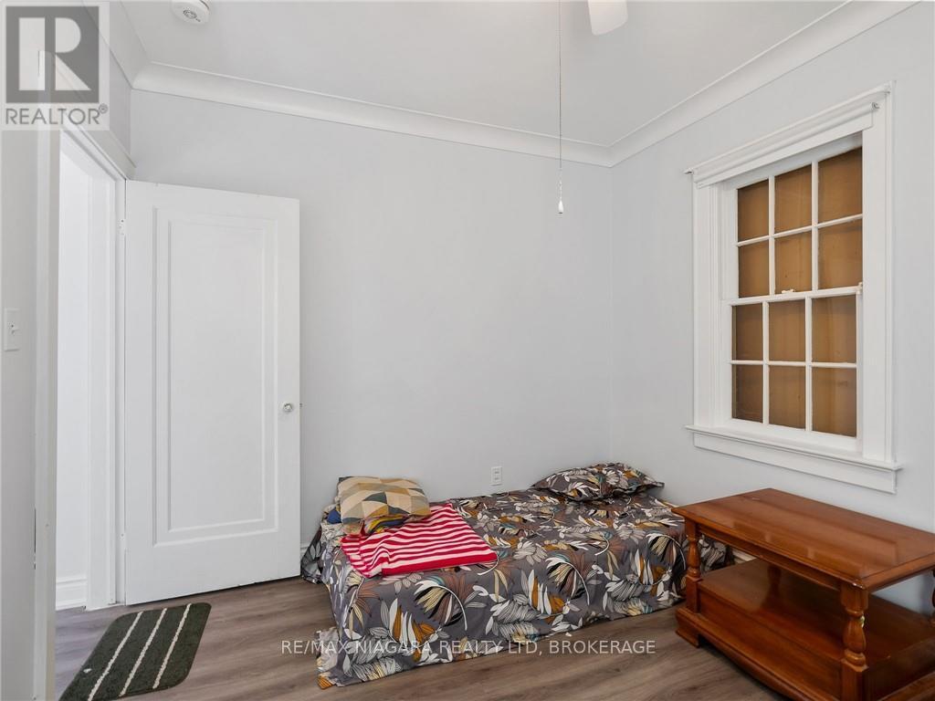 327 Darling Street Property Photo 11