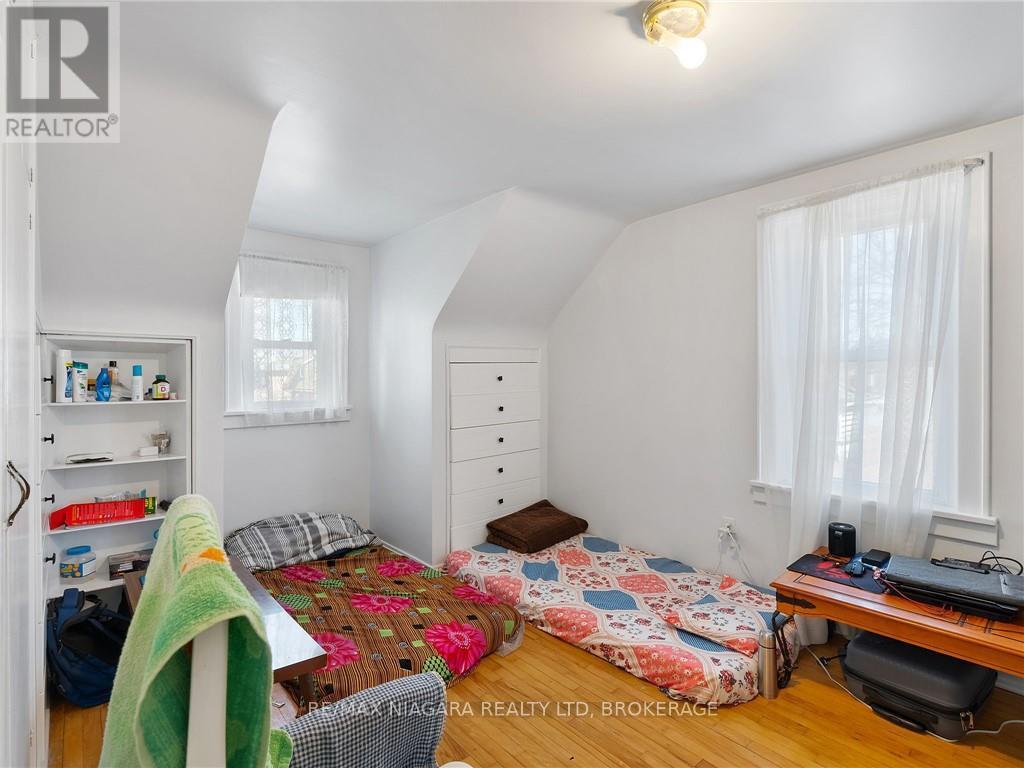 327 Darling Street Property Photo 22