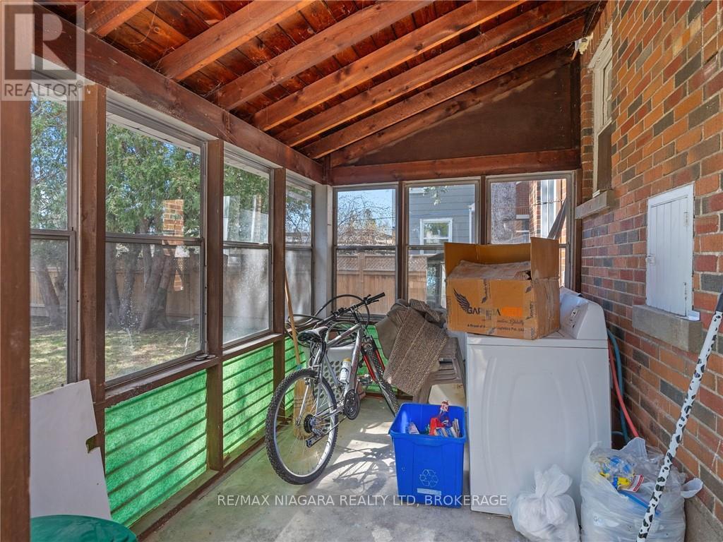 327 Darling Street Property Photo 38