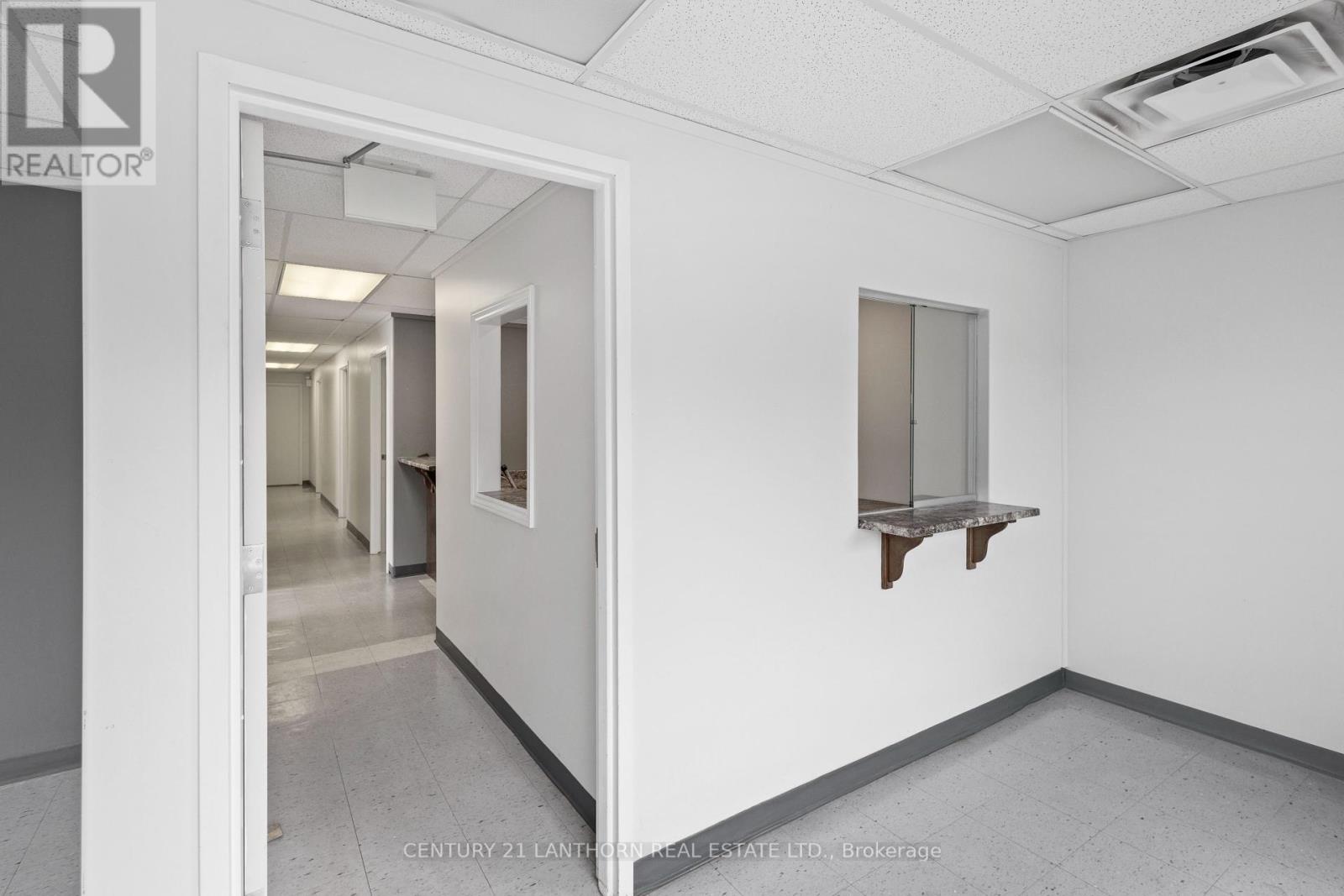 Suite 6 - 6 - 35 Bridge Street Property Photo 6