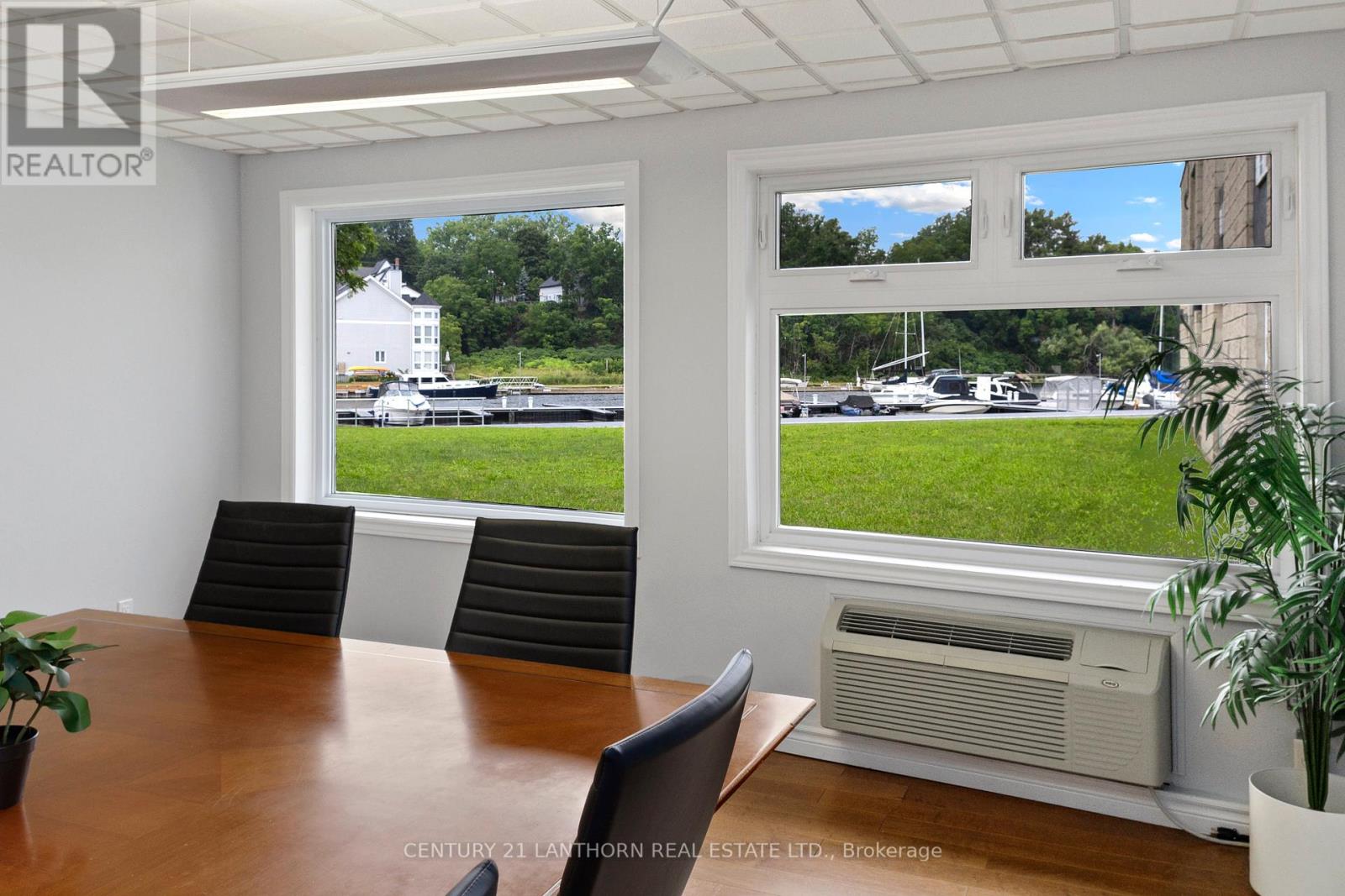 211 - 35 Bridge Street Property Photo 8