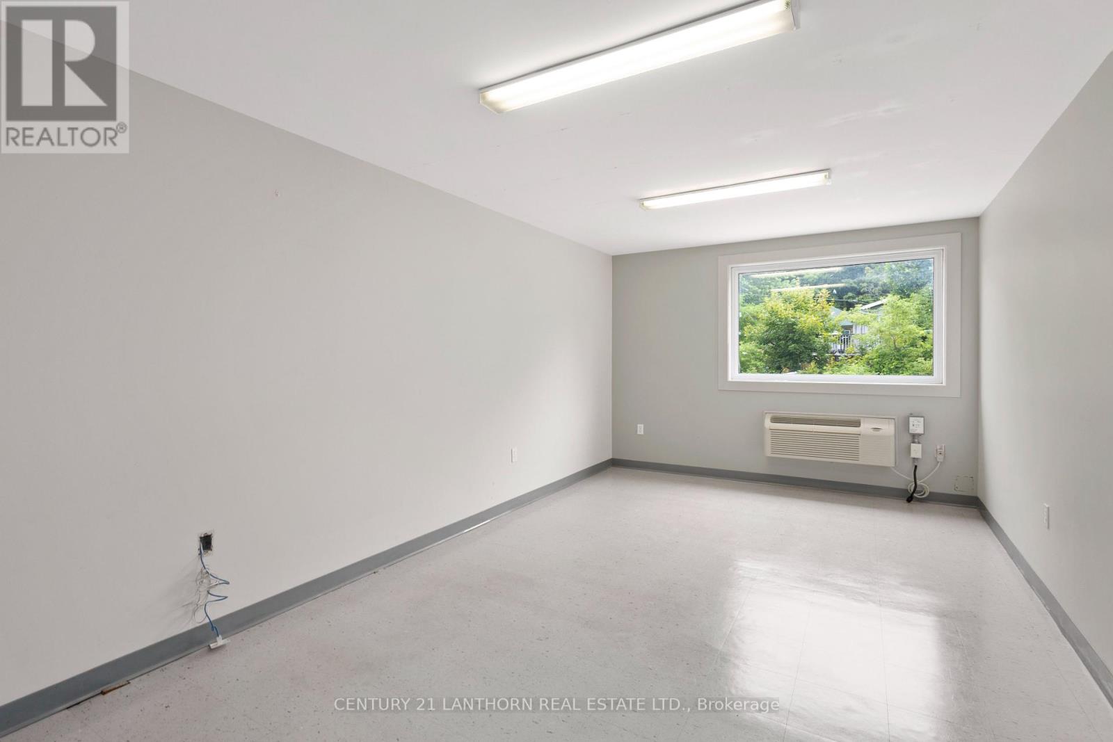 213 - 35 Bridge Street Property Photo 1