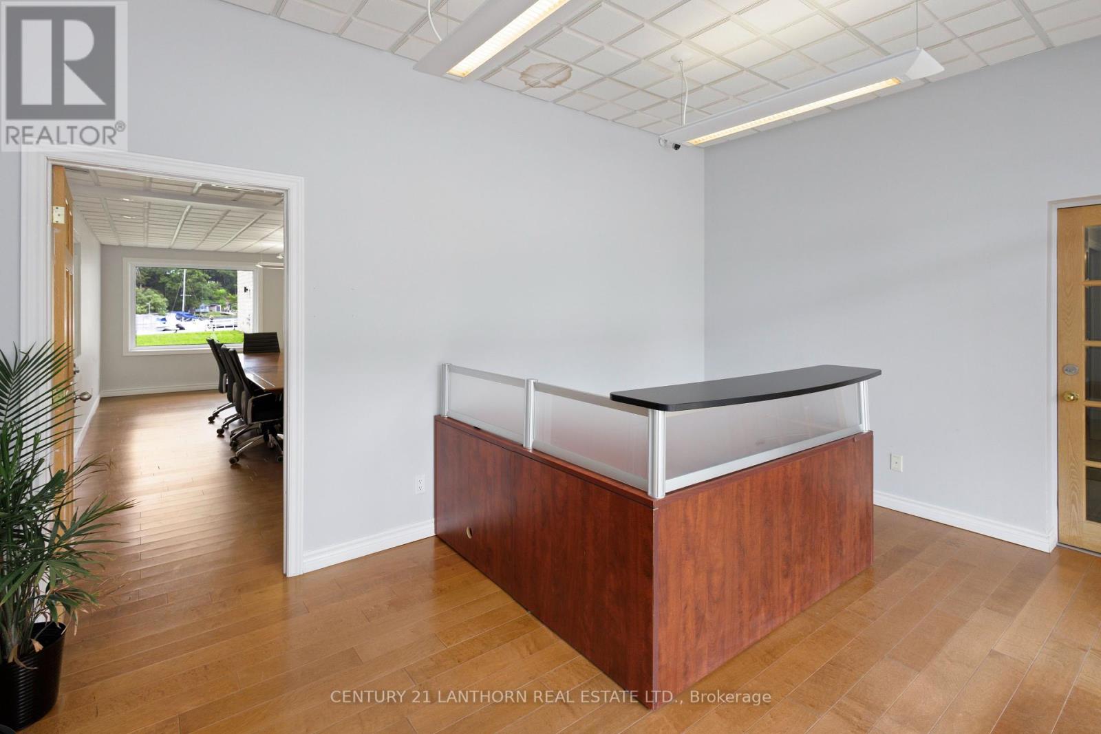213 - 35 Bridge Street Property Photo 6
