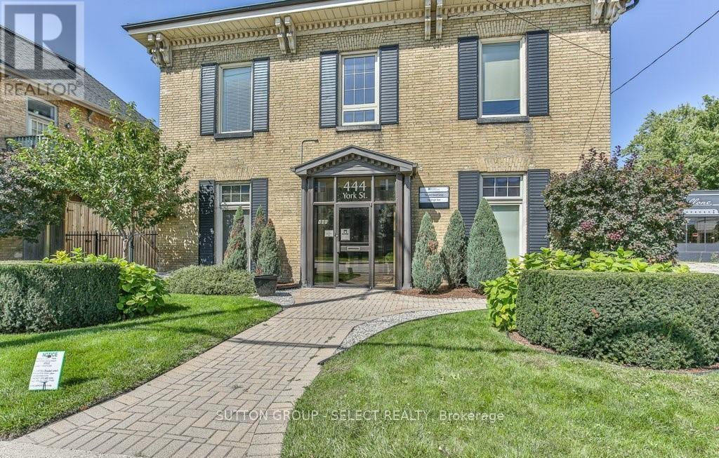 444 York Street Property Photo 1