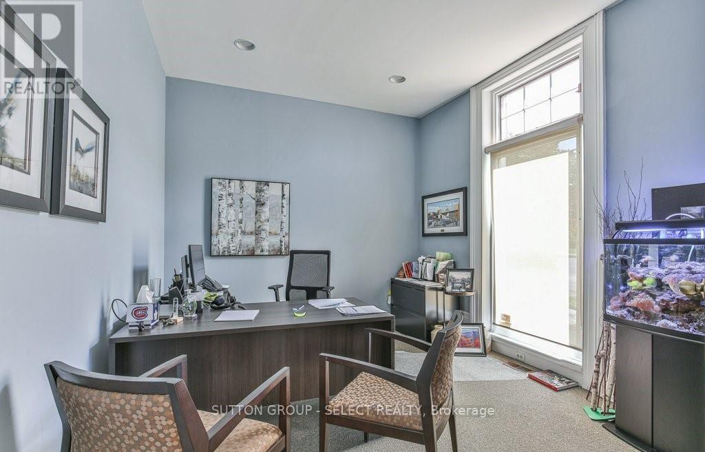 444 York Street Property Photo 8