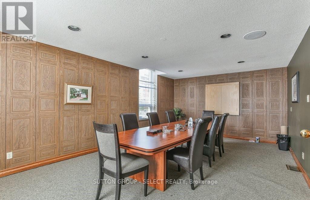 444 York Street Property Photo 16
