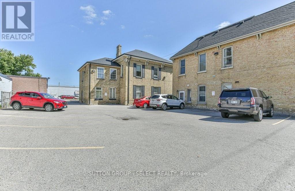 444 York Street Property Photo 23