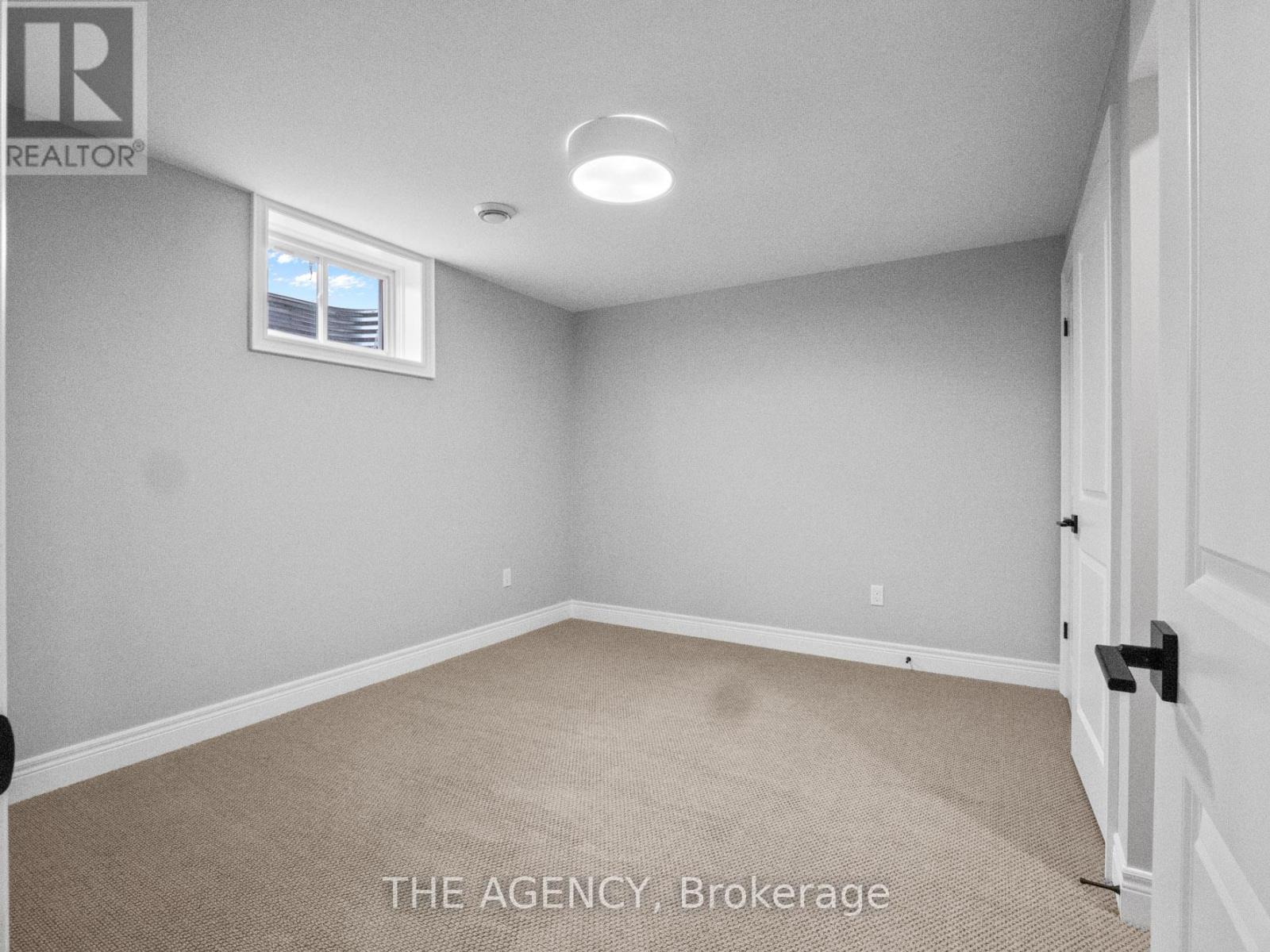 211 Sycamore Street Property Photo 28