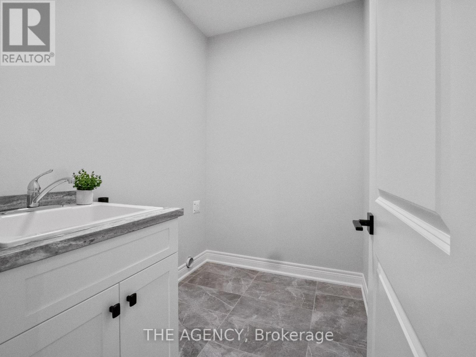 211 Sycamore Street Property Photo 29