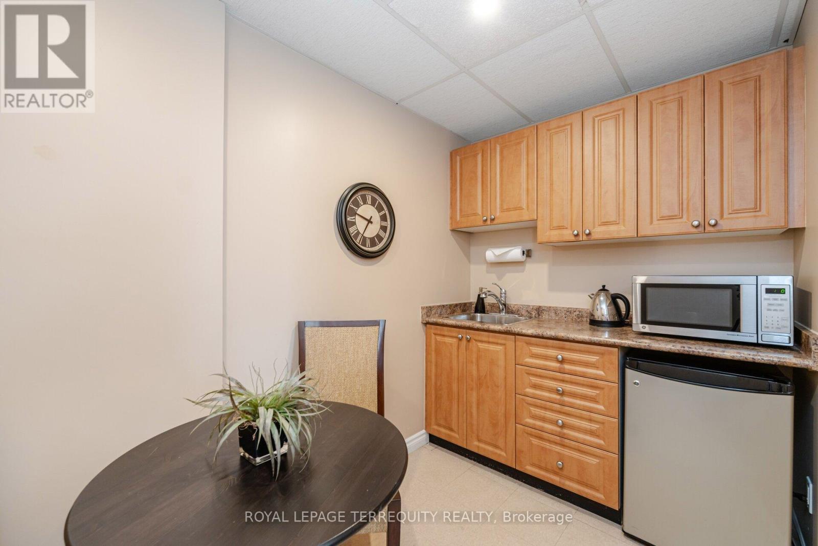 536 Concession Street Property Photo 15