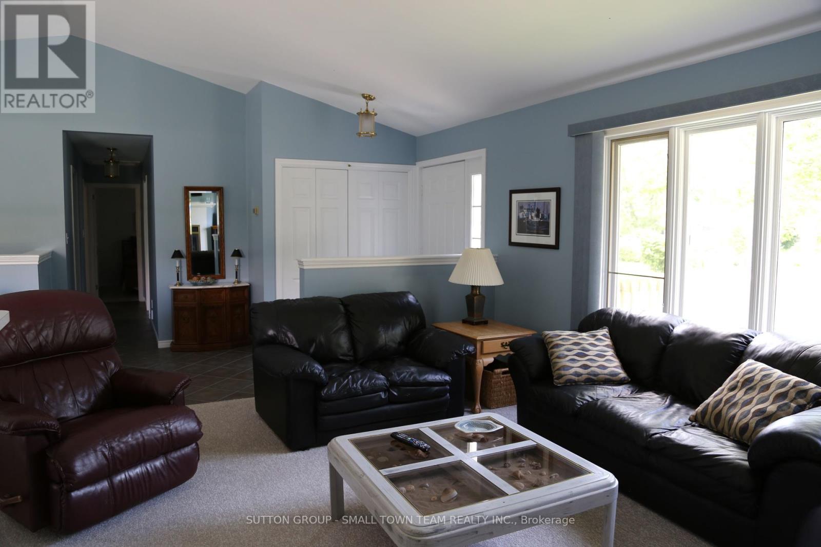 33915 Ridgeway Road Property Photo 5