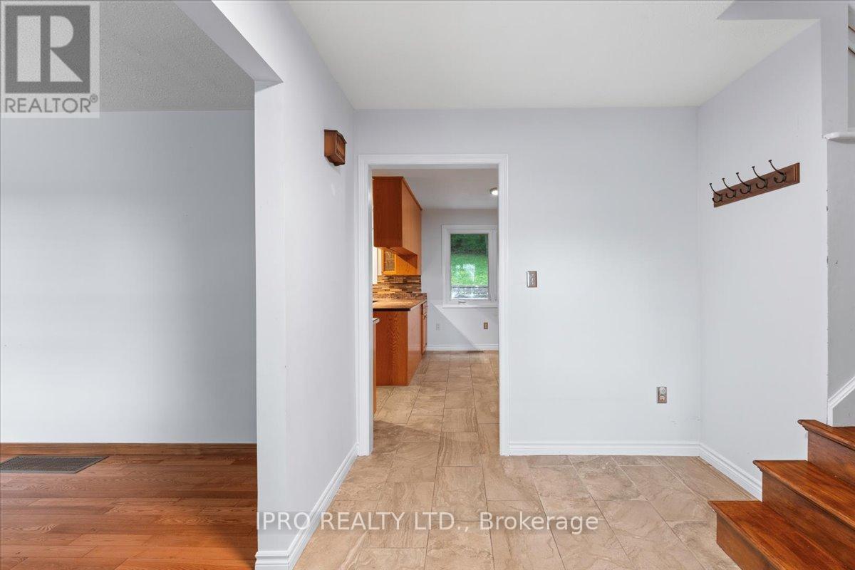 1432 Wallbridge Loyalist Road Property Photo 7