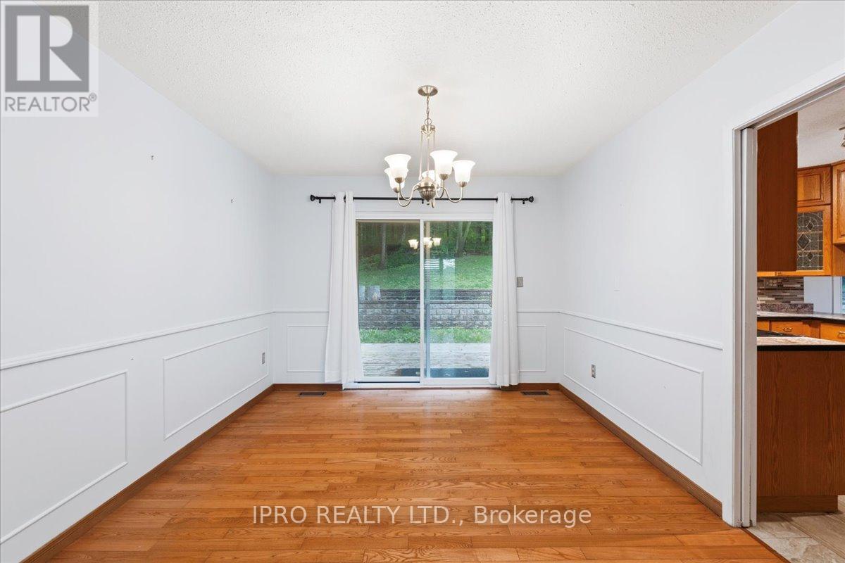 1432 Wallbridge Loyalist Road Property Photo 11
