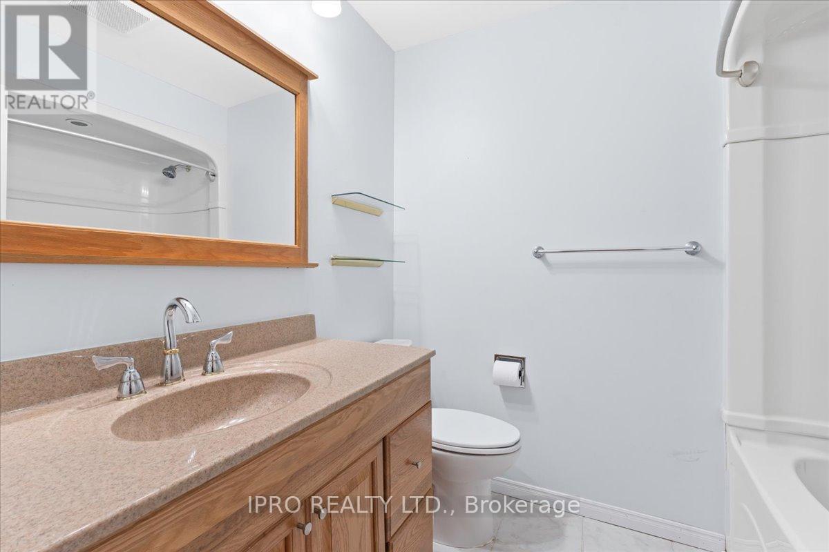 1432 Wallbridge Loyalist Road Property Photo 27