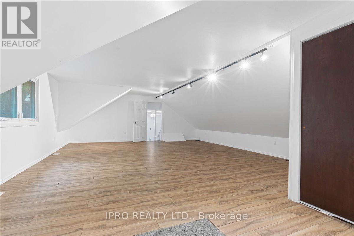 1432 Wallbridge Loyalist Road Property Photo 36