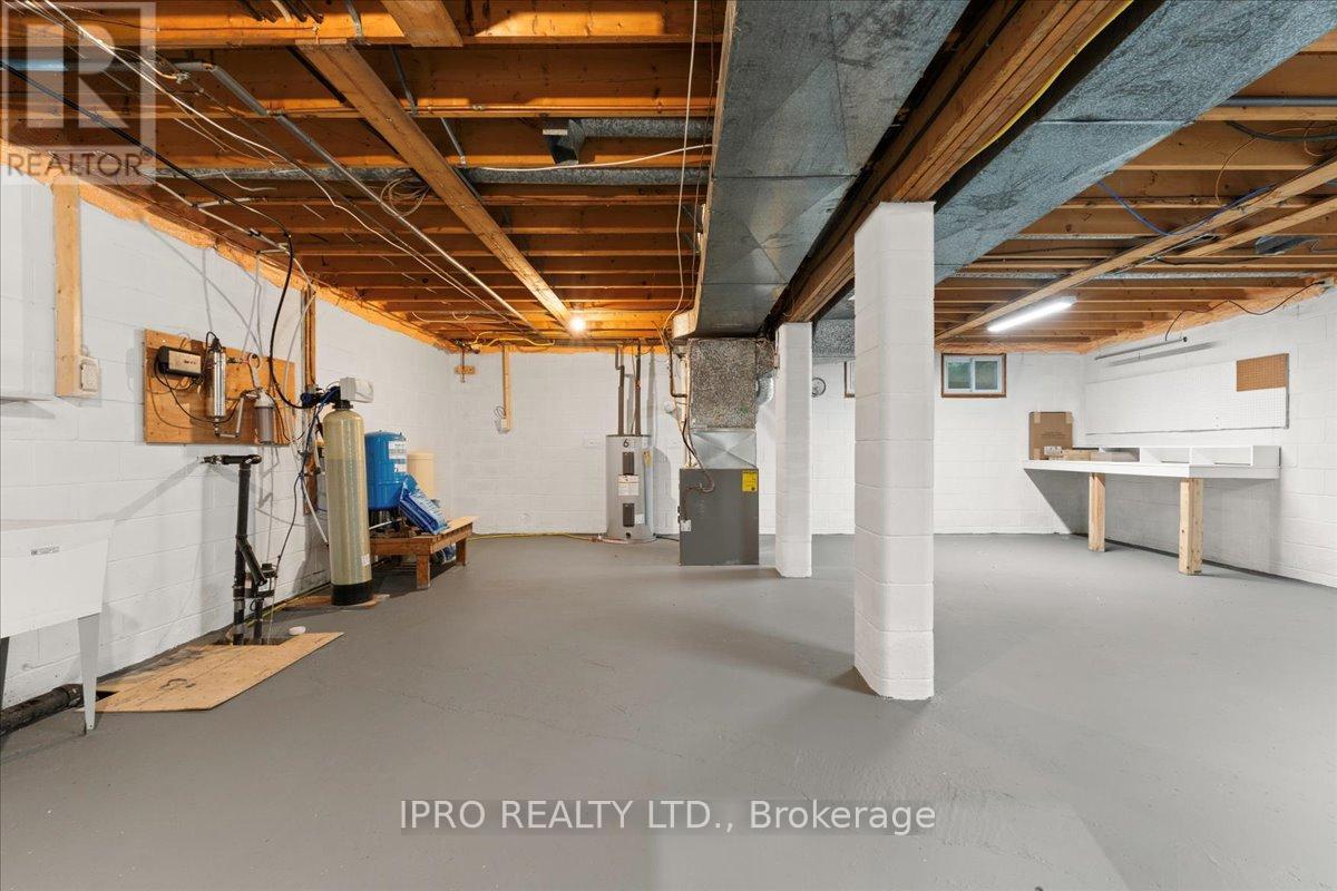 1432 Wallbridge Loyalist Road Property Photo 37