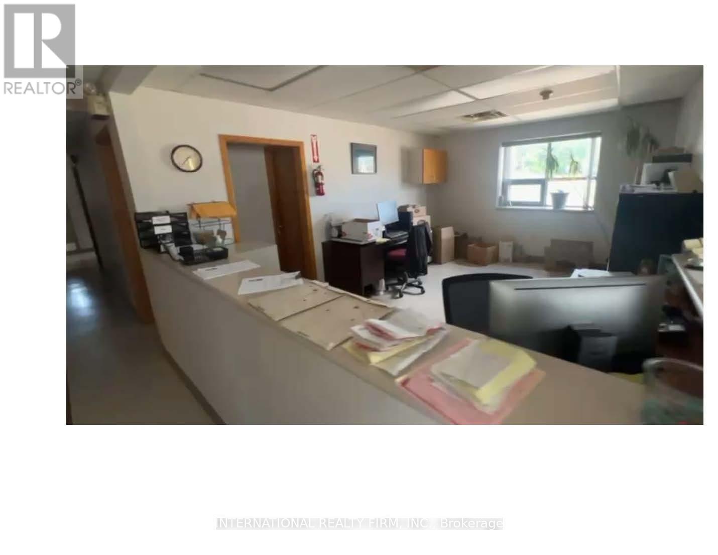 198 Welland Street Property Photo 6