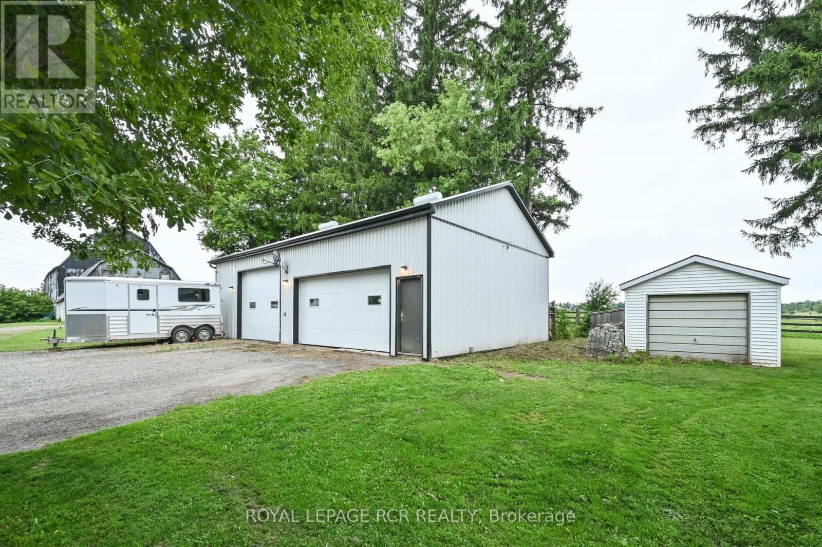 294066 8th Line Property Photo 3