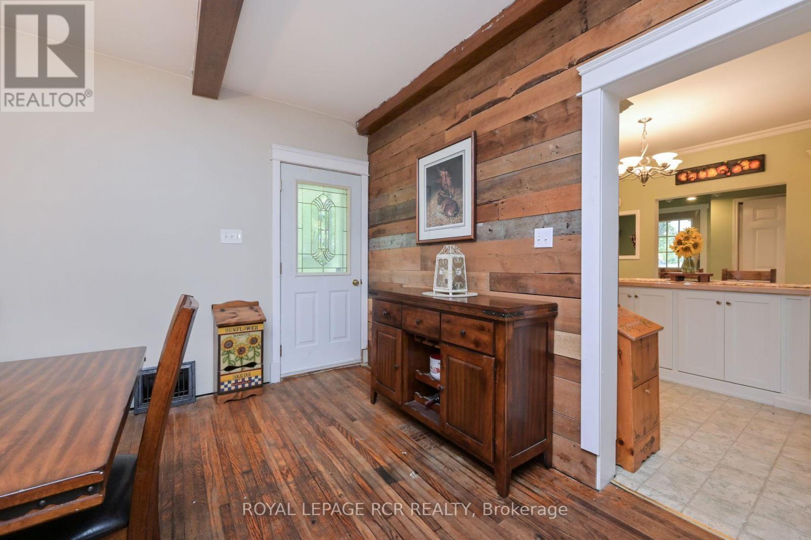 294066 8th Line Property Photo 11