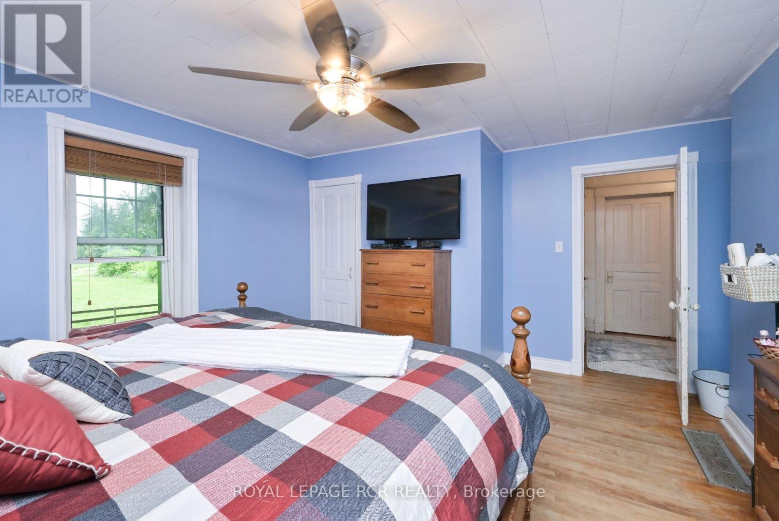 294066 8th Line Property Photo 18
