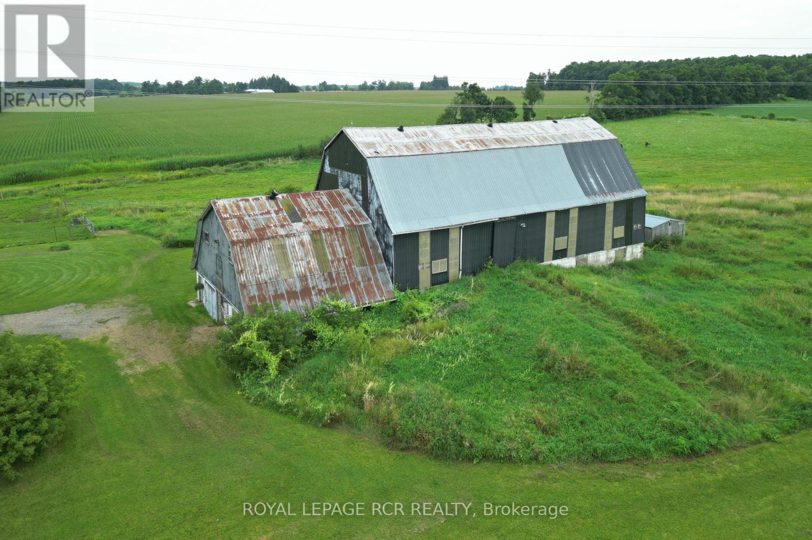 294066 8th Line Property Photo 31