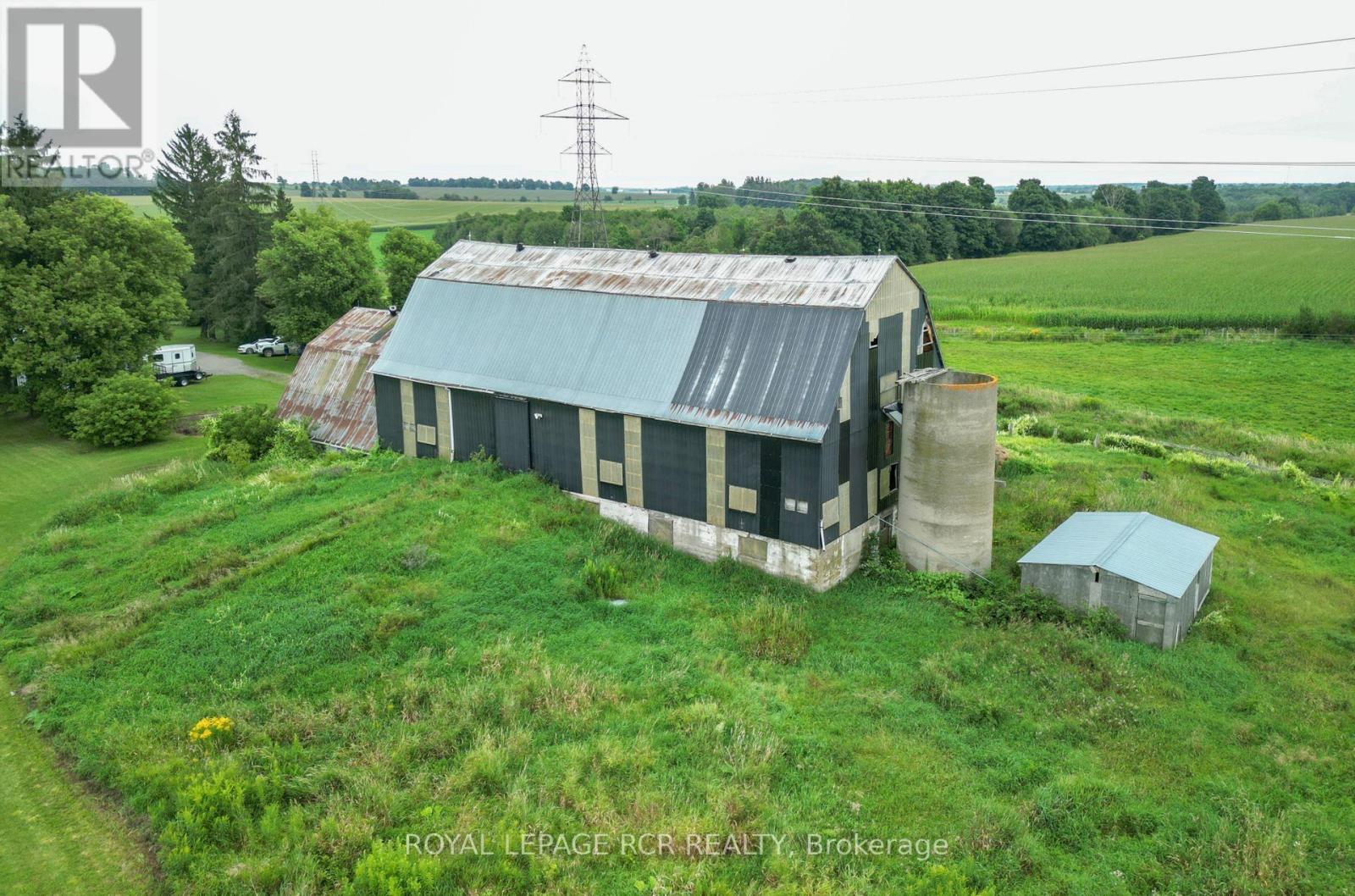 294066 8th Line Property Photo 32