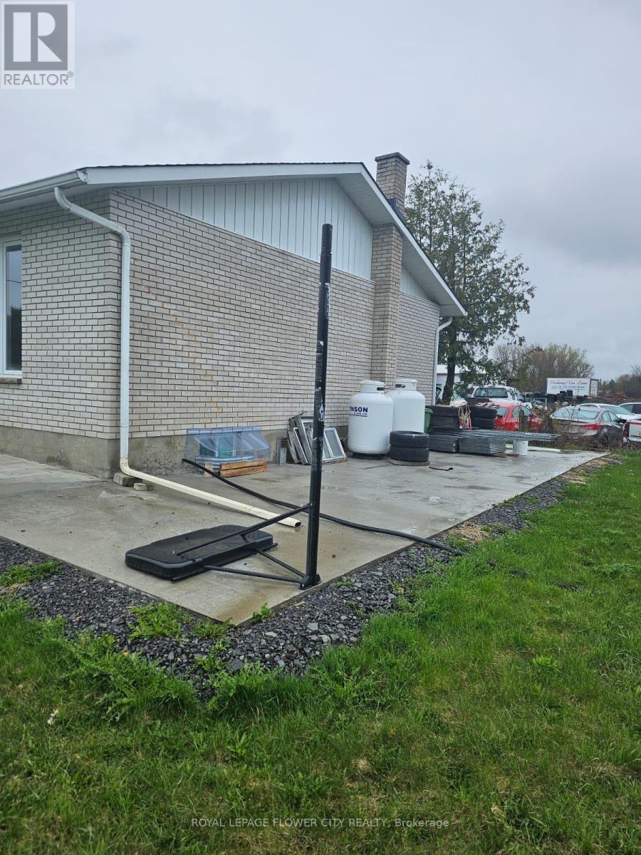 5673 Bank Street Property Photo 3