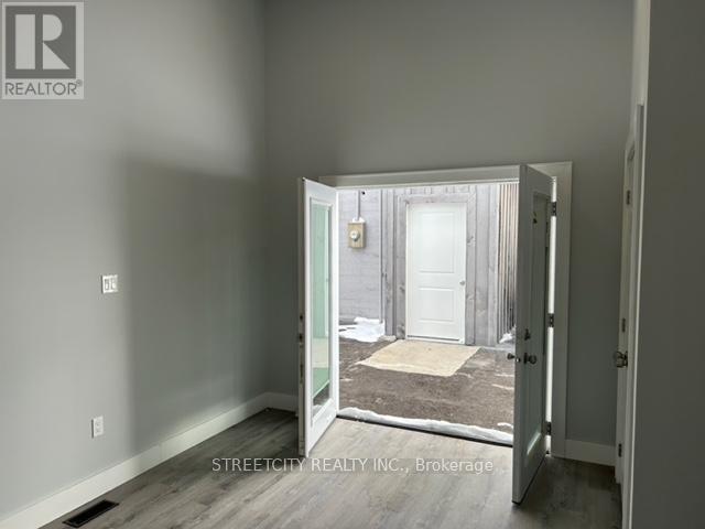 140 Elizabeth Street Property Photo 6
