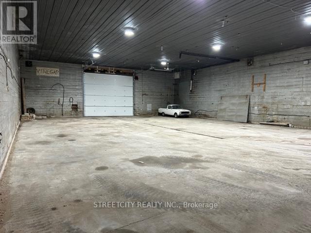 140 Elizabeth Street Property Photo 23